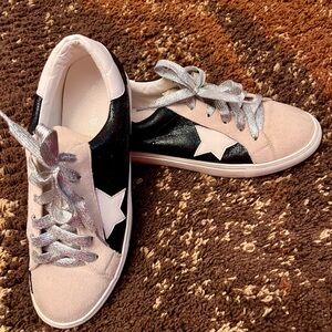 Nature Breeze Tennis Shoes